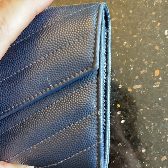Saint Laurent Matelasse large flap wallet - Picture 5 of 10
